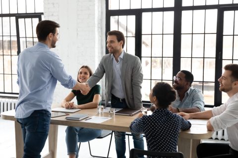 Happy millennial business team welcoming new employee, HR manager getting acquainted with colleague. Group leader shaking partner hand over meeting table, start negotiation, thanking for expert help SSUCv3H4sIAAAAAAAACpxUyW7cMAy9F+g/DHyOAO1Ljv2C3osetHBmhHqsgSWnCIL8e+U1miLooRfDfCQfySdKb1+/nE6dszn67vn0NlvVjn0/5TLaEtNQYfy04SMMAcYWeRmZxC0AIZY0Rtu3oLPFXwd7gwoOU9/P8Pvi7HKxZcqQ5+ob5G2BS+VYwYNibfHHap92x+KsGdXVdU8Nlie3YDu0kv9X5vrzc5/GXmDwrx+9zSnXqRQYc0n+V9tkdRH2QM4P2p2vgmEEe8slLgK1yQ+phNIHW5nPuGxvb6//opGOGsGCQlRrijgWBjnMDApUmaAZIcyFz4hdvCzz3a+ppL8KfId07+GhzLcpxwFy/qBafxY1t5MeoQe7Hv7G1p25UBgwIEwk1O4IRpZIgkAaorghxrlDhU5a7bgmgALDHnHPFLKKUXQ2iouZwFl/BAvFtDHco6ABI65CZQ7BIA2acQdaO0aOYOqCw2diEK+u+gkBWSc8khyIoEBFkMe4nSDUa6k0olS62rP2VVGuEDDPuDlTY5k4gp2UggjPkXdGIU40IC2xQdRxFrTQ+kztotkqfffrd12sW3s/7BRiaq7GS/K2nwNYI+19jD4OlyYtletyd/c0n6ahjPOqHPvR9Sndrasn+Xw6V07Y8avNuYaHHW8K+fpSpFtTZ0hlOdGNtQv1Os8mYVQyrJRhnHJOFd/U3p6Aa6w8Szs70bJtMbSjx7mDzjJsvSAOBUz5tsHBWARO1xrKUaFElfD9DwAAAP//AwAW8Af43QQAAA==